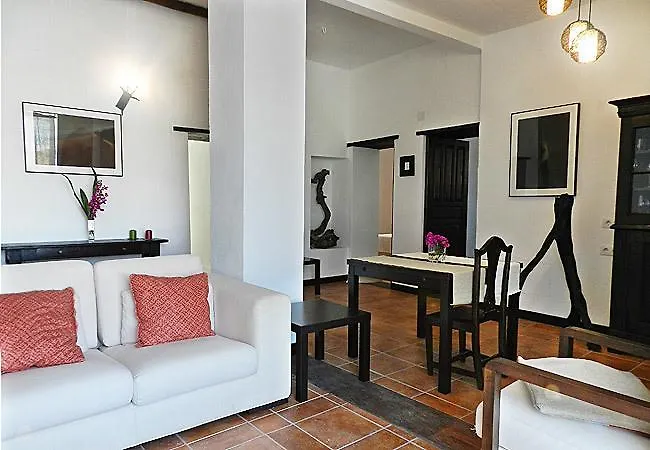 Casa Emerenciana Femés